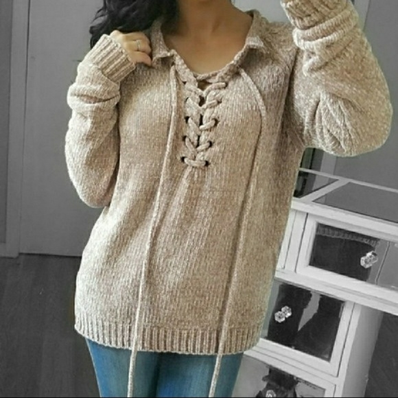 Bella Edge Sweaters - Champagne chenille lace-up sweater